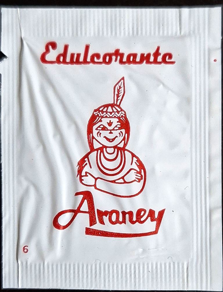 Sobres de edulcorantes de la marca de café LEVANTE E HIJOS.