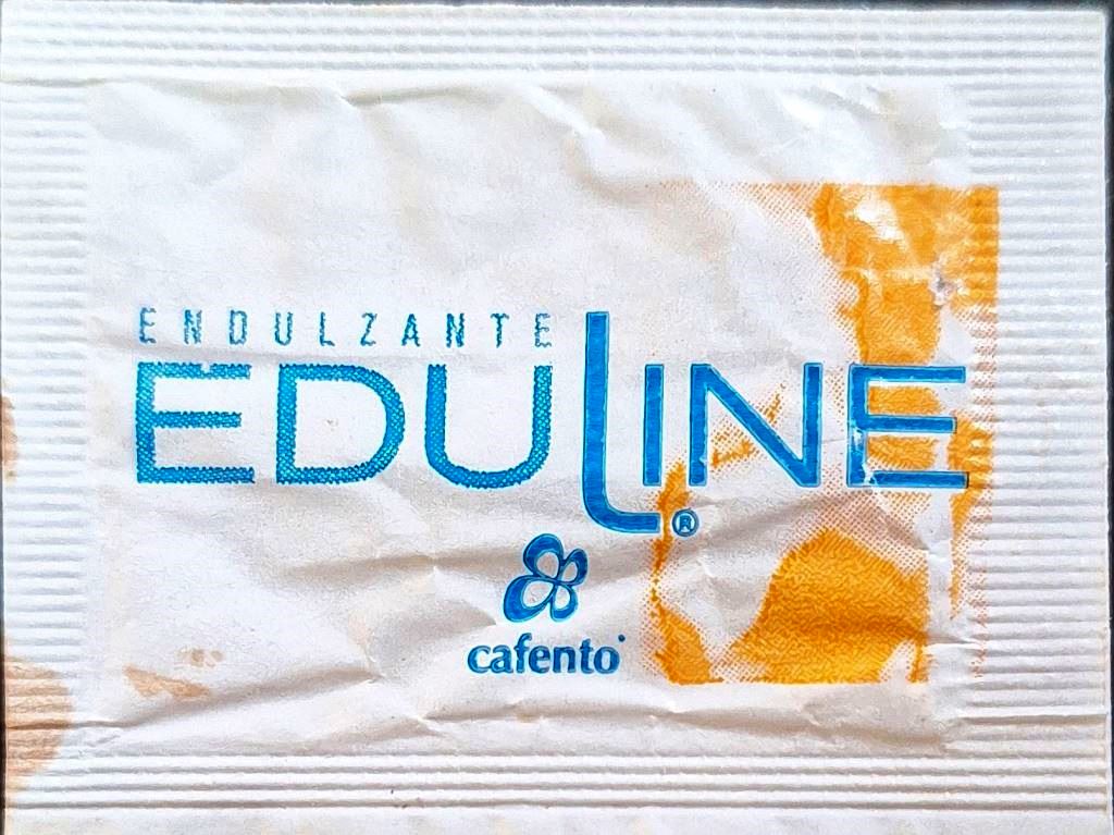 Sobres de edulcorantes de la marca de café CAFENTO.