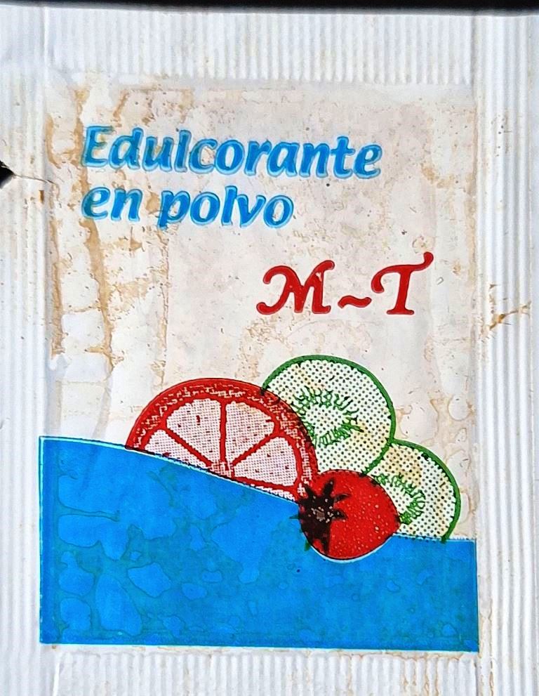Sobres de edulcorantes de la marca de edulcorante M-T.