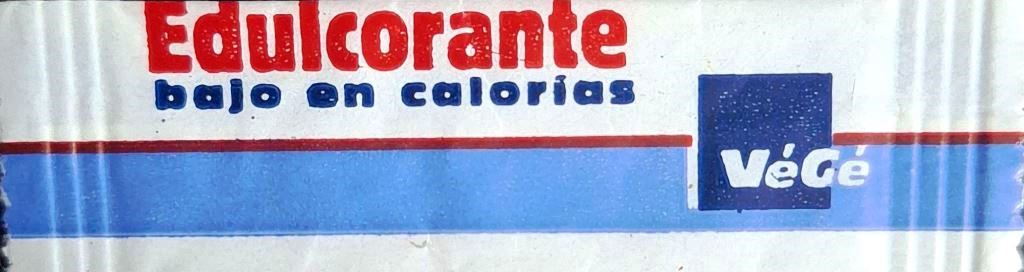 Sobres de edulcorantes de la marca de edulcorante VEGÉ.