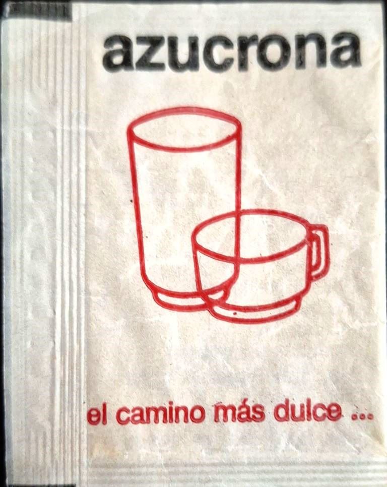 Sobres de edulcorantes de marcas de edulcorante.