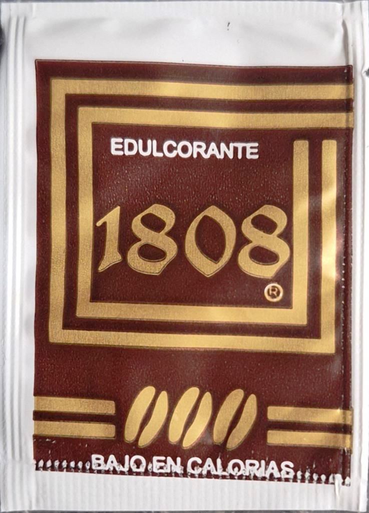 Sobres de edulcorantes de la marca de café 1808.
