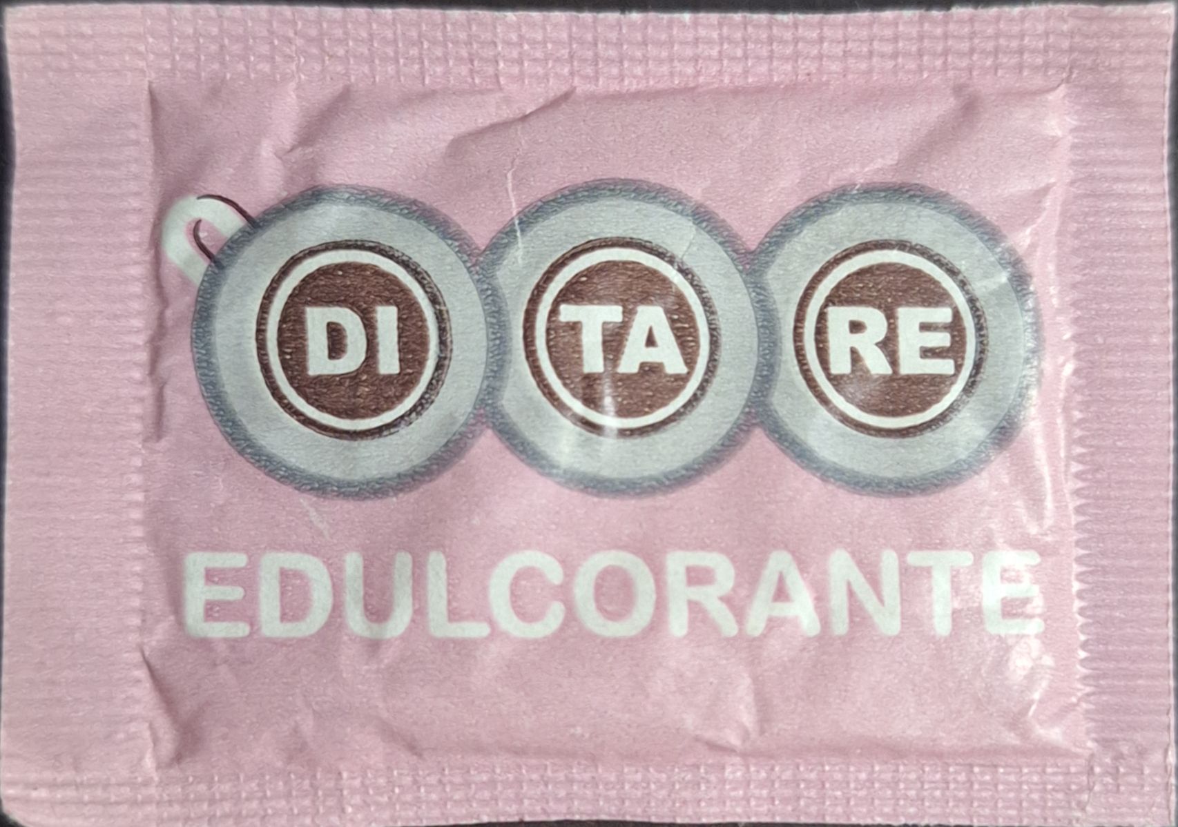 Sobres de edulcorantes de la marca de café DITARE.