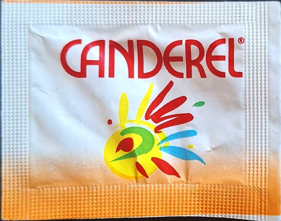 Sachets d'édulcorant de la marque d'édulcorant CANDEREL de France.