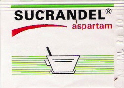 Sachets d'édulcorant de la marque d'édulcorant SUCRANDEL de France.
