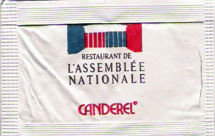 Sachets d'édulcorant d'établissements d'hôtellerie en France.