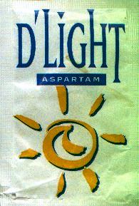 Sachets d'édulcorant de la marque d'édulcorant D'LIGHT de France.