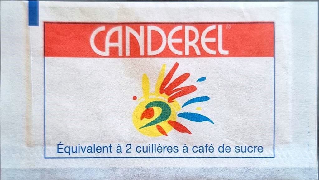 Sachets d'édulcorant de la marque d'édulcorant CANDEREL de France.
