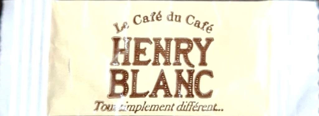 Sachets d'édulcorant de la marque de café HENRY BLANC de France.