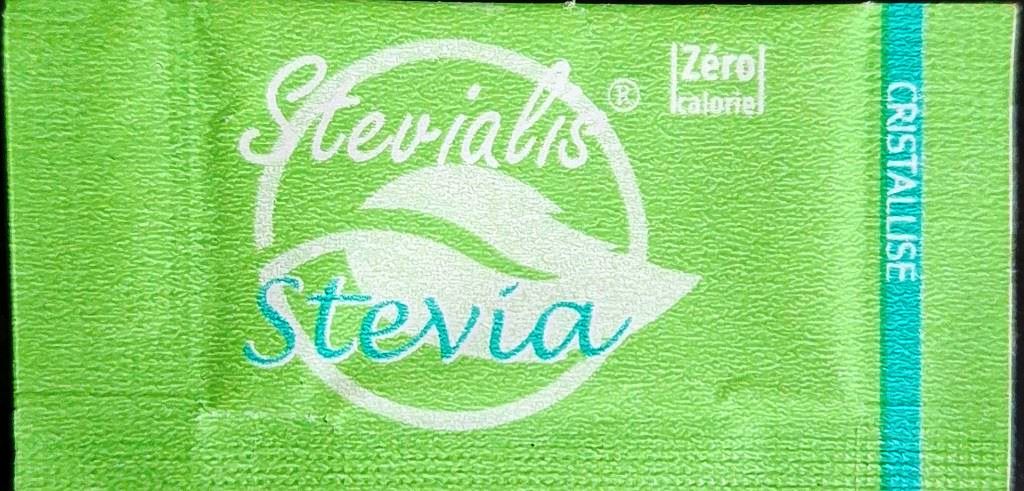 Sachets d'édulcorant de la marque d'édulcorant STEVIALIS de France.