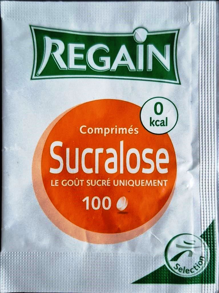 Sachets d'édulcorant de la marque d'édulcorant REGAIN de France.